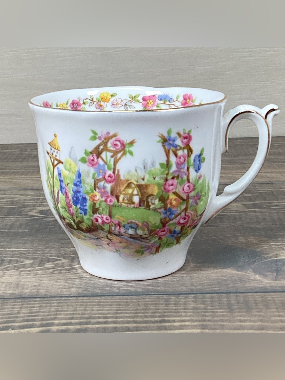 Vintage Bell Fine Bone China England ‘Rose Cottage’ Pattern Tea Cup & Saucer Set - Picture 8 of 16